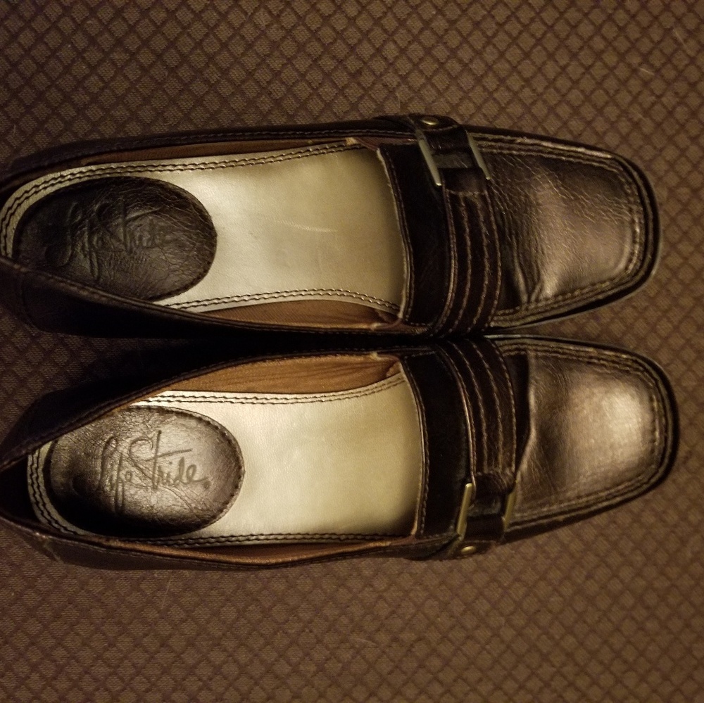 Bronze color slip on